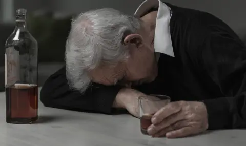 Алкохолизмът на старини: мълчаливото страдание на мнозина